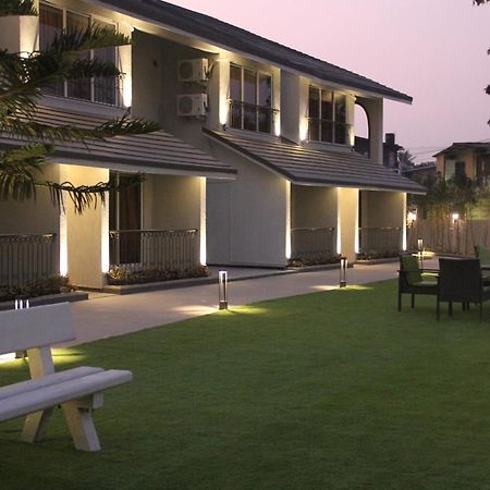 Meritas Adore Resort Lonavala Kültér fotó