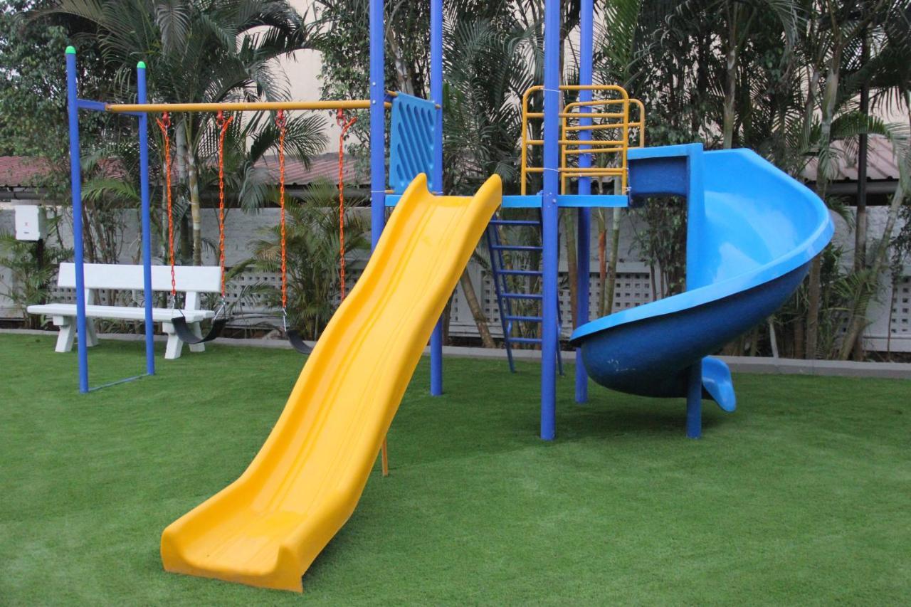 Meritas Adore Resort Lonavala Kültér fotó