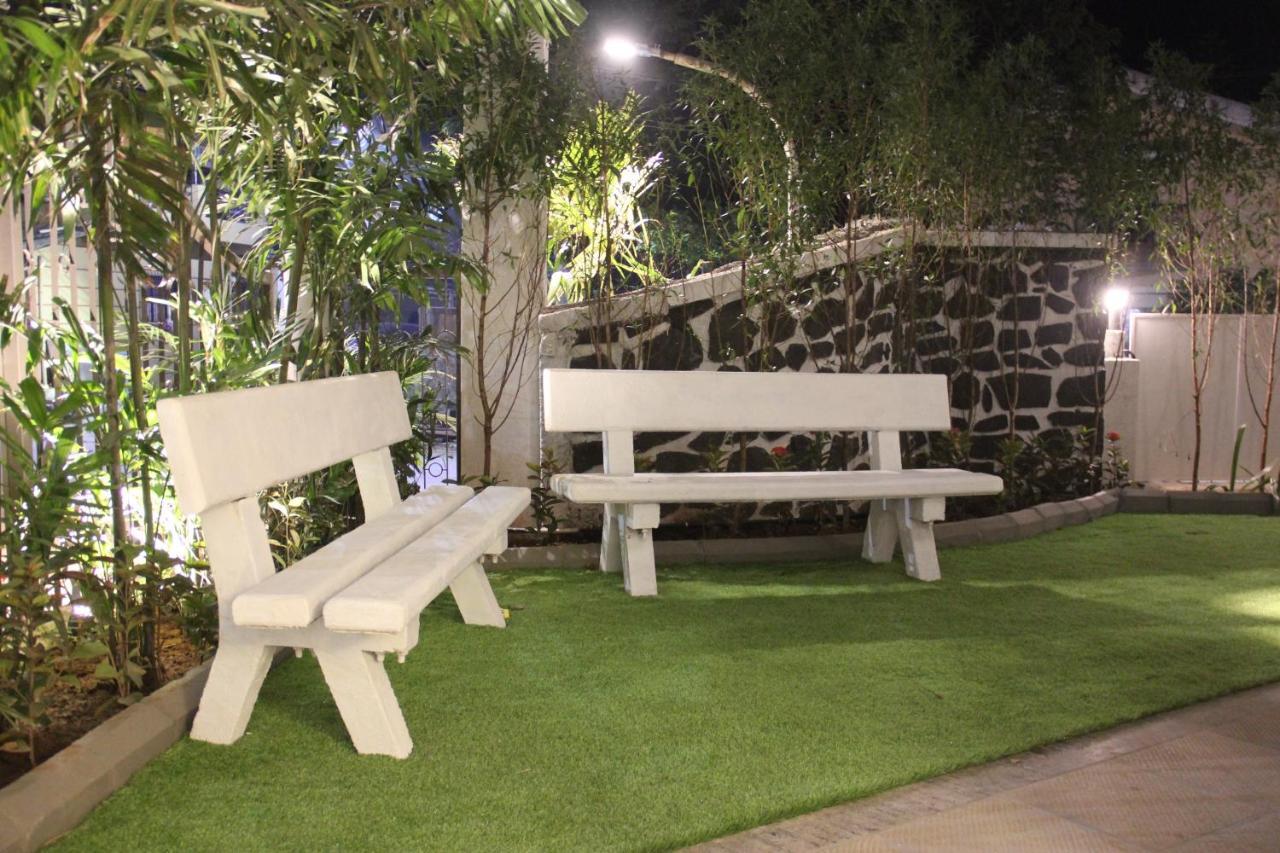 Meritas Adore Resort Lonavala Kültér fotó